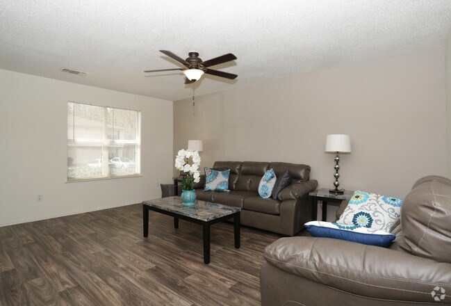 2HAB, 2BA - 1,196 ft² - Townhomes at Pinehill