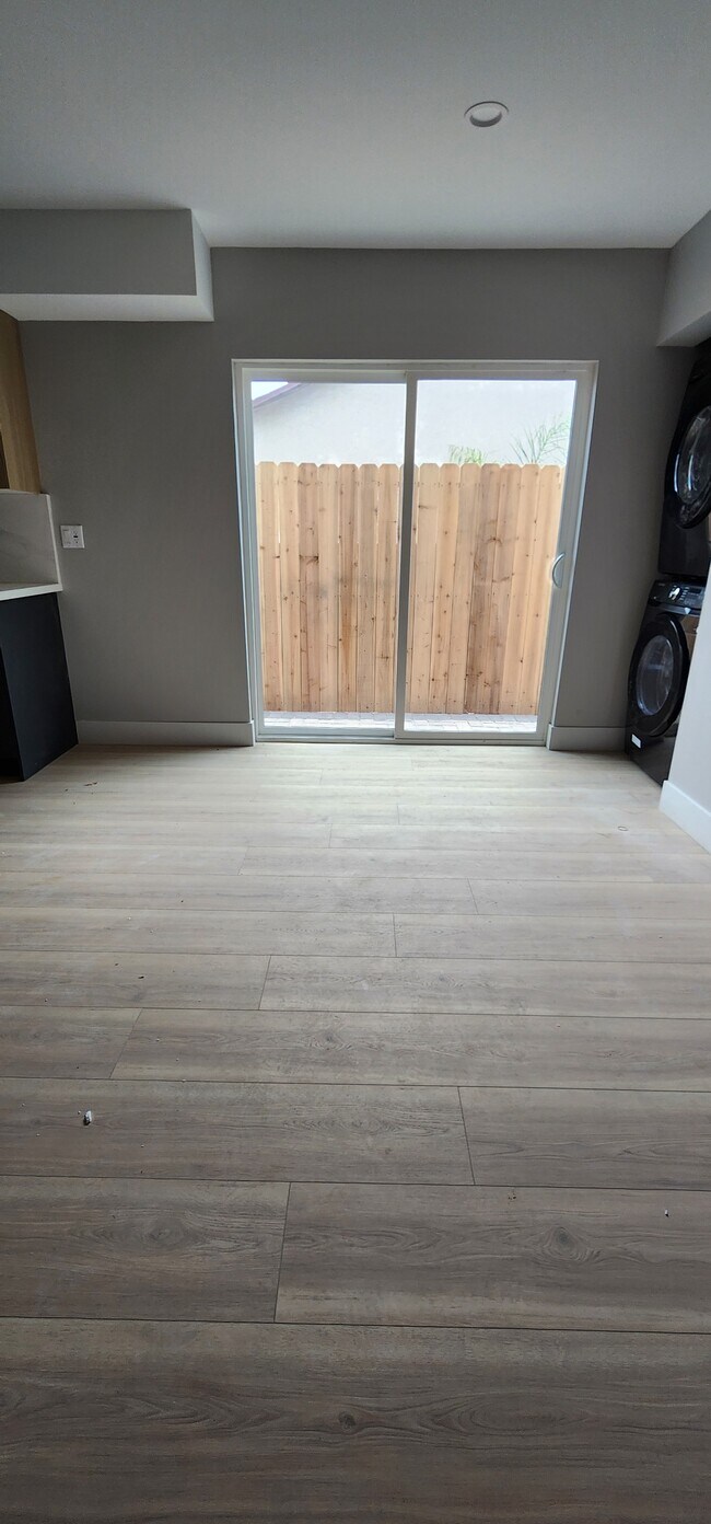 Building Photo - 5725 Klump Ave