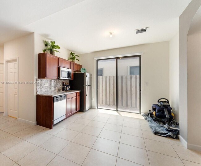 Foto del edificio - 185 SE 34th Pl