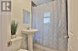 Photo du bâtiment - 25 Elgar Ave