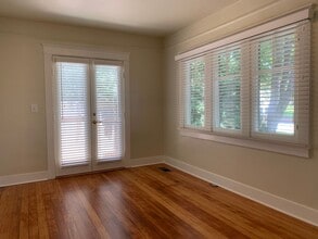 Building Photo - 1103 Diamond Ave