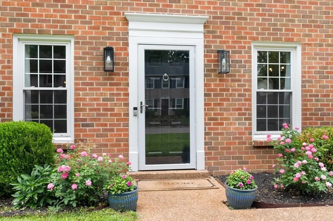Foto del edificio - 612 Shadycrest Ln
