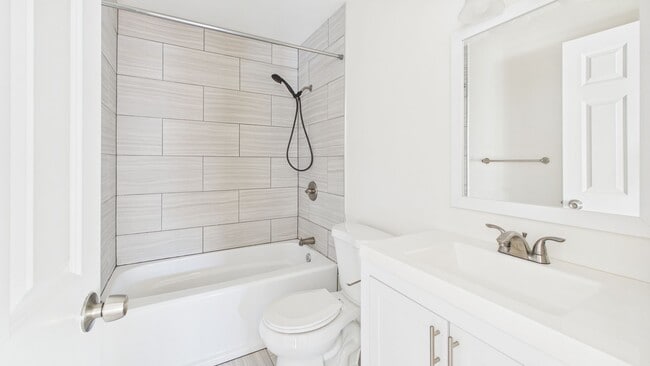 Building Photo - Upgraded 1-Bedroom Home in Minnetonka
