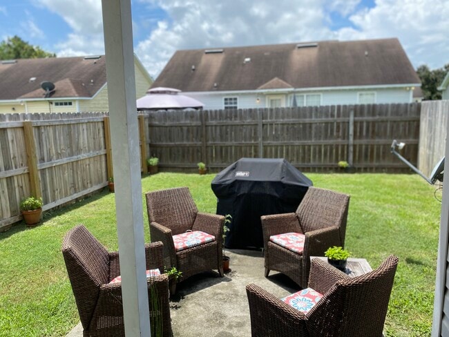 Private Backyard - 350 Brookfield Rd