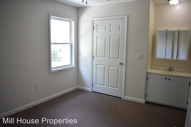 Building Photo - 133 Citadel Dr