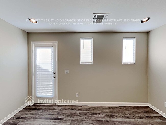 Building Photo - 10639 Gibbous Moon Dr