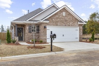 Building Photo - 621 Stillwater Cv