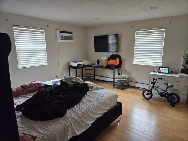 Building Photo - 16 Williamsburg Ct