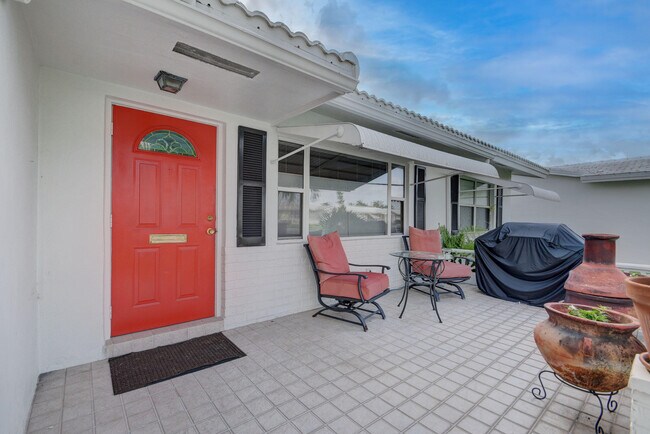 Foto del edificio - 718 SW 18th St