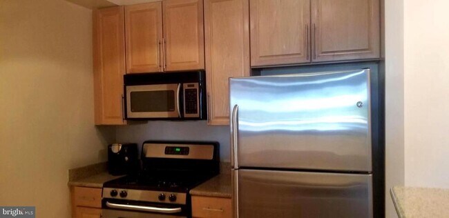 Foto del edificio - 11760 Sunrise Valley Dr