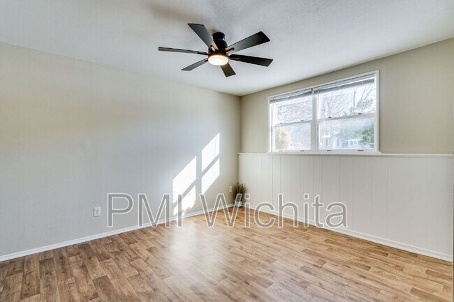 Foto del edificio - 713 N Dougherty Ave