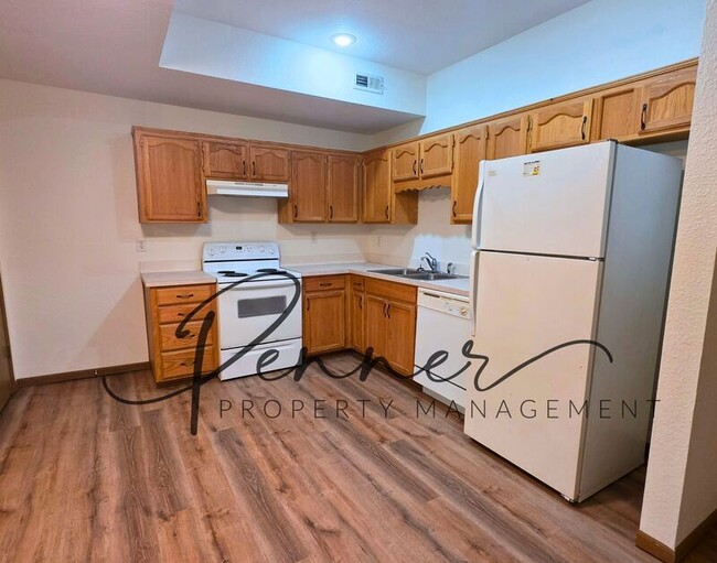 Building Photo - 3110 S Cedar Crest Ct