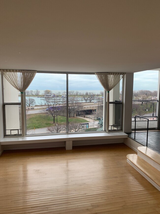 Living Room - 3200 N Lake Shore Dr