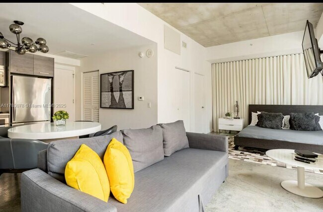 Foto del edificio - 151 SE 1st St