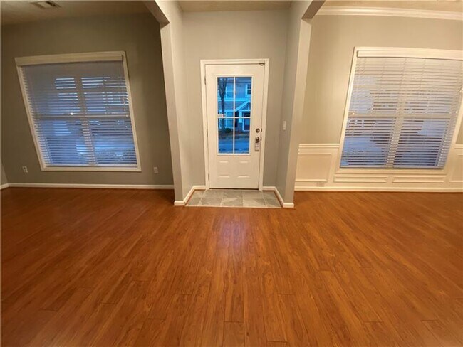 Foto del edificio - 808 Inkberry Rd