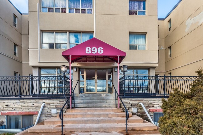 Building Photo - 896 Eglinton Av E