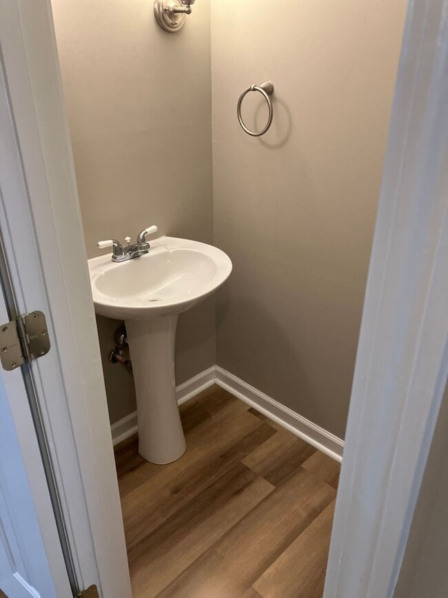 Building Photo - Newly Renovated Townhome in Arden