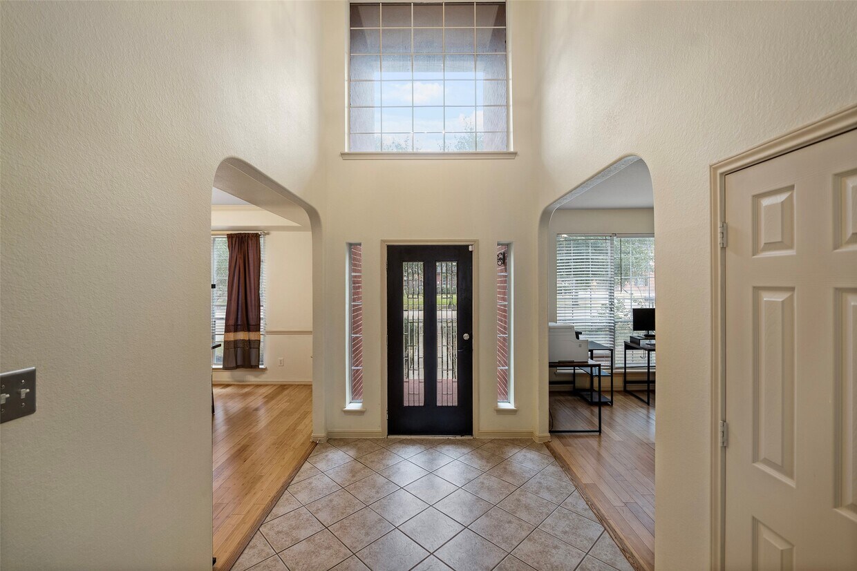 Building Photo - 12011 Via Siena Ln