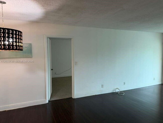 Foto del edificio - 140 Lakeview Dr