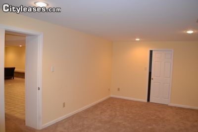 Foto del edificio - 15102 Truman Manor Ln
