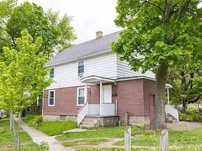 Building Photo - 16 Cummings St