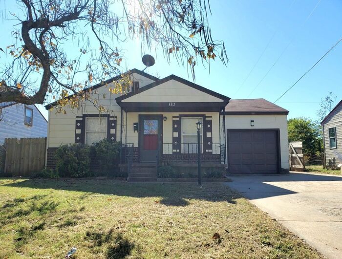 Primary Photo - 2 Bed 1 Bath 1 Car Garage in Del City