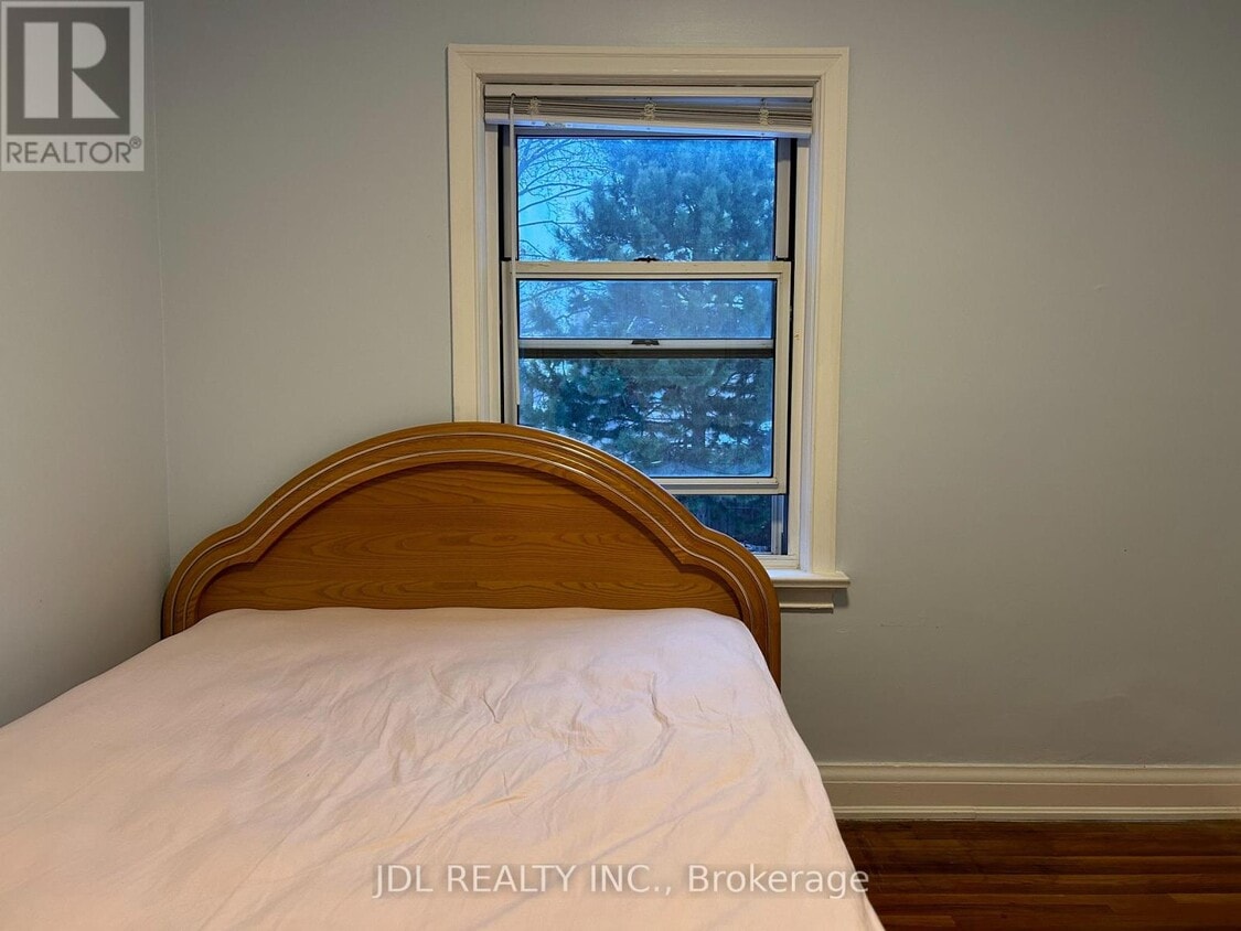 Building Photo - 58 Grandview Ave