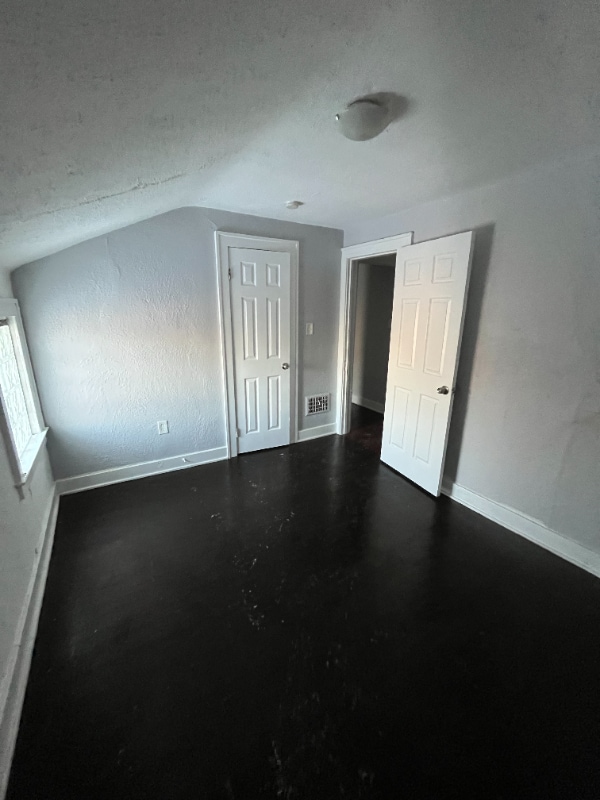 Building Photo - 5520 Haverhill St