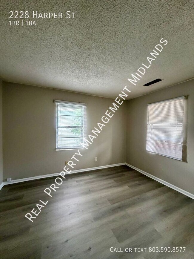 Foto del edificio - 2228 Harper St