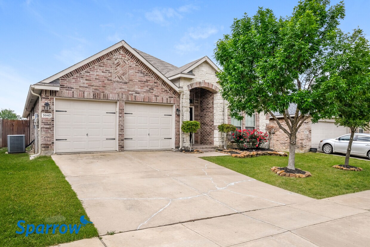 3940 Hunter Peak Road House Rental in Roanoke, TX