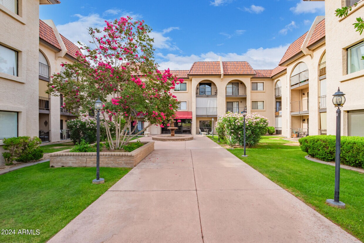 Foto principal - 3033 E Devonshire Ave