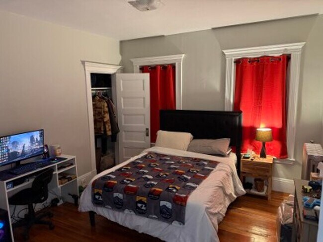 Photo - Allston 4.5 Bed  2 Bath - 9/1 House
