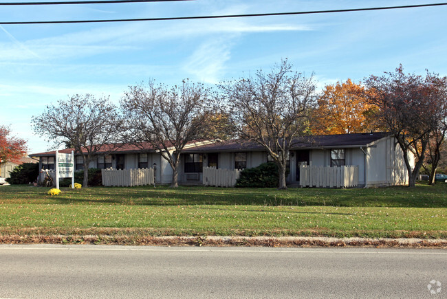 Laurel Court - Laurel Court Apartments