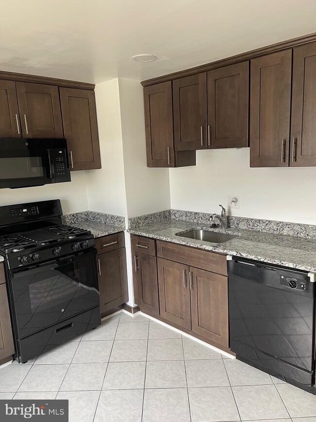 Foto del edificio - 1328 Potomac Heights Dr
