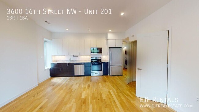 Building Photo - Mount Pleasant Updated One Bedroom W/Garag...