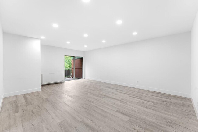 Foto del edificio - 1111 River Rd