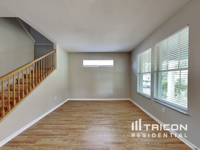 Foto del edificio - 10314 Fenceline Rd