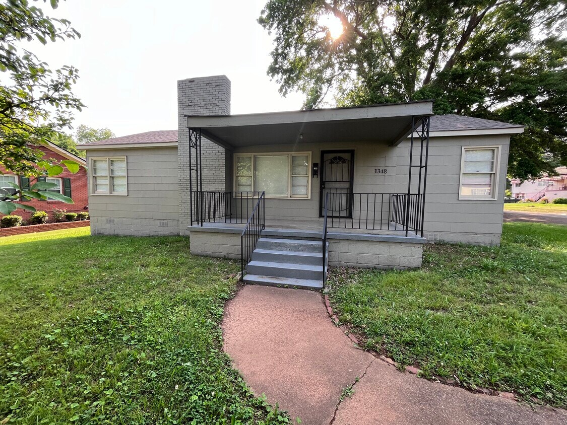 Primary Photo - 1348 17th Way SW