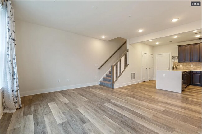 Building Photo - 613 Herndon Pky