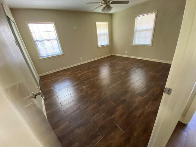 Foto del edificio - 3315 S Braeswood Blvd