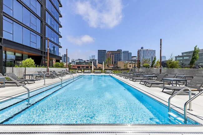 Building Photo - 228 N Elizabeth St