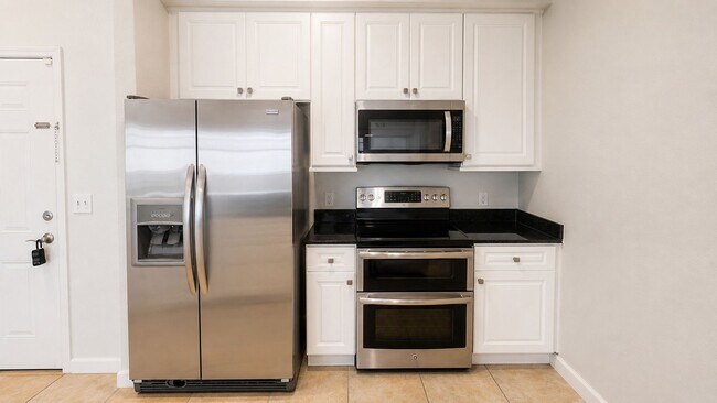 Foto del edificio - Annual 2/2 condo in luxury building downtown Sarasota!