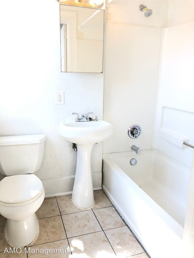 Building Photo - 1 br, 1 bath Apartment - 6716 Thomas Blvd