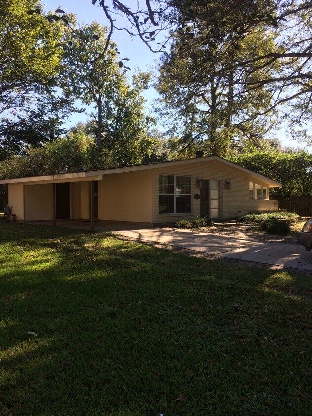 Front - 5477 Boone Ave