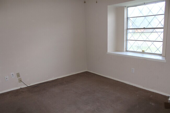 Foto del edificio - 8622 Brock Park Blvd