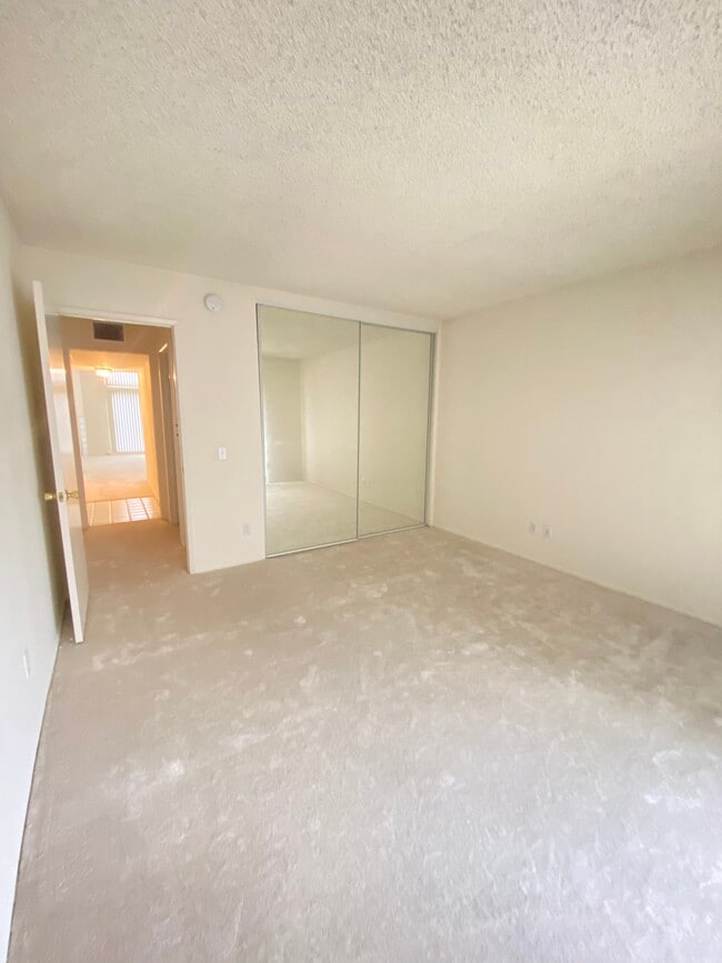 2491 Purdue Ave Unit 210, Los Angeles, CA 90064 Condo for Rent in Los
