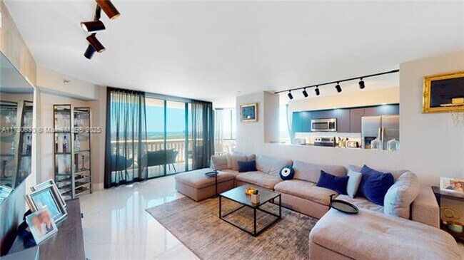 Foto del edificio - 1000 W Island Blvd