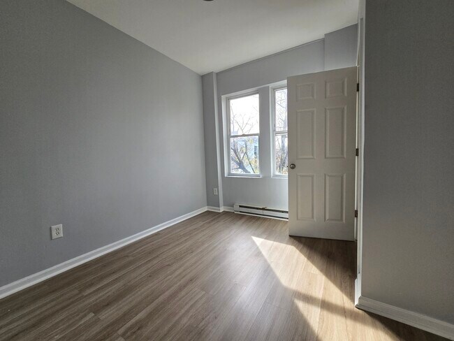 Building Photo - 31 Whittier St