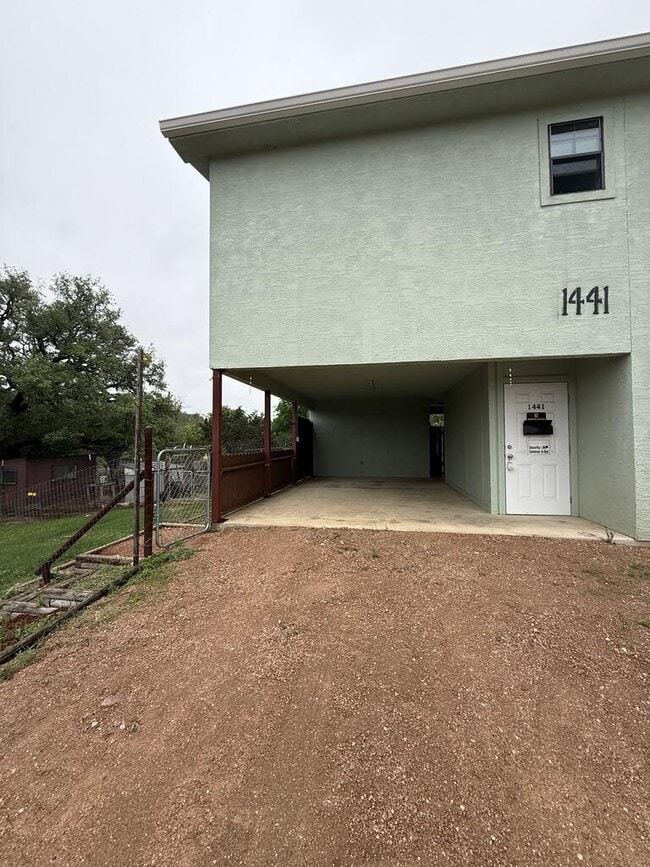 Building Photo - 1441 Hidden Acres Rd
