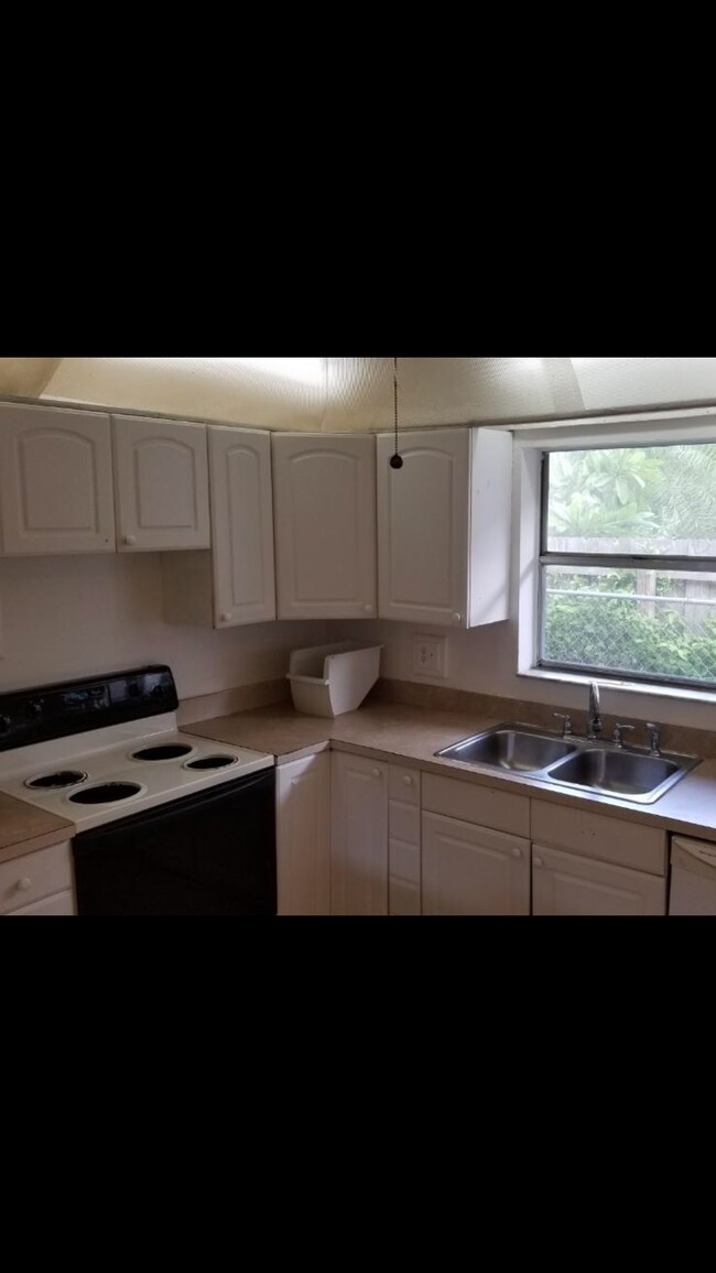 Photo - 1333 NW 2nd Ave Apartments